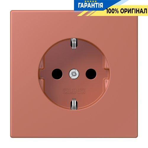 Розетка з заземленням 250V 16A зі шторками гвинтовий затиск JUNG LC1521KI236 terre sienne brique (32121)
