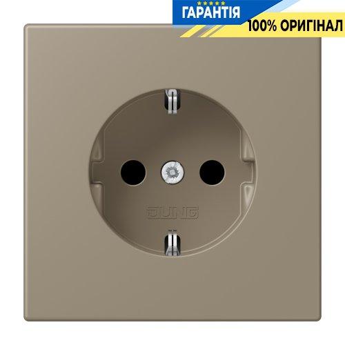 Розетка з заземленням 250V 16A зі шторками гвинтовий затиск JUNG LC1521KI242 ombre naturelle moyenne (32141)