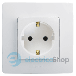 Розетка електрична із заземленням Legrand – Etika, з захисними шторками (колір білий)