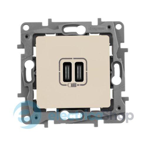 Розетка з двома USB-роз'ємами тип C + тип C 240V/5V 3000мА Legrand Etika 672335, колір слонова кістка