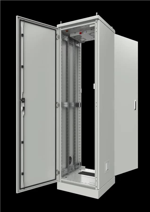 Серверна шафа MIRSAN 19", 42U, зібрана, з цоколем 100мм, 600х600 мм, IP54, чорна