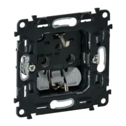 Розетка 2К+З 16А/250V (пруж.клеми) Valena IN'MATIC 753021