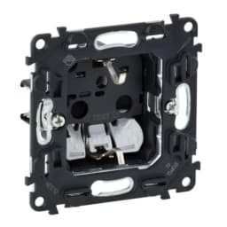 Розетка 2К+З 16А/250V зі шторками, автоматичні клеми Valena IN'MATIC 753030