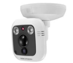 1.3МП IP відеокамера Hikvision c PIR датчиком DS-2CD2C10F-IW (4мм)