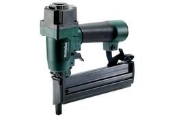 Скобо-цвяхозабивач пневматичний Metabo DKNG 40/50 5-7бар 15-50мм цв.15-50мм ск.15-40мм 1.1кг