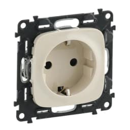 Розетка 2К+З та зі шторками 16А/250V (гвинт. клеми) Valena ALLURE 753824 слонова кістка